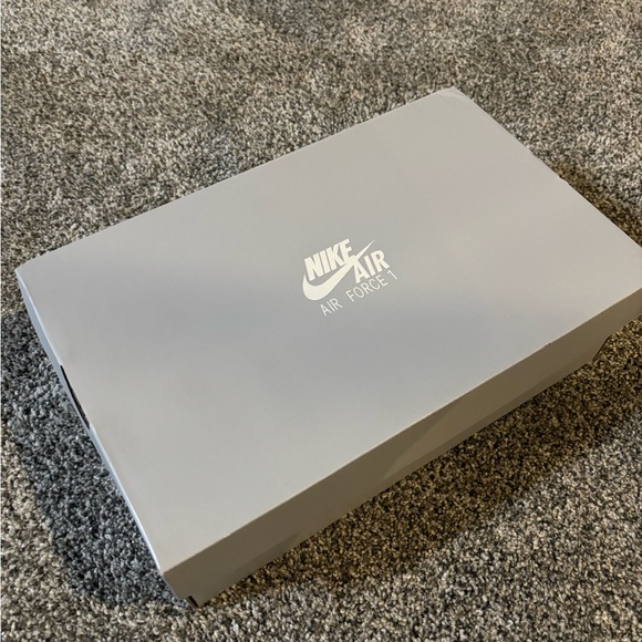 Nike Air Force 1 07 - Picture 8 of 10